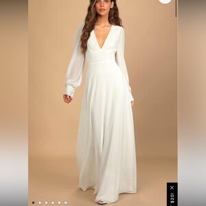 Backless white long sleeve dress